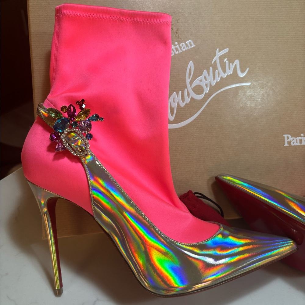 Christian Louboutin Jessie Booty Joli 100 Patent Satin Ankle Heel Boot 38.5